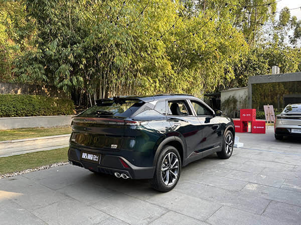 蔚来萤火虫实车曝光，下月上市，14.88万起考虑吗？