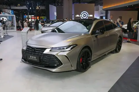 全新亚洲龙