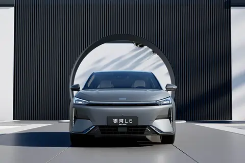 全面评测吉利银河L6：新能源家轿的实力担当
